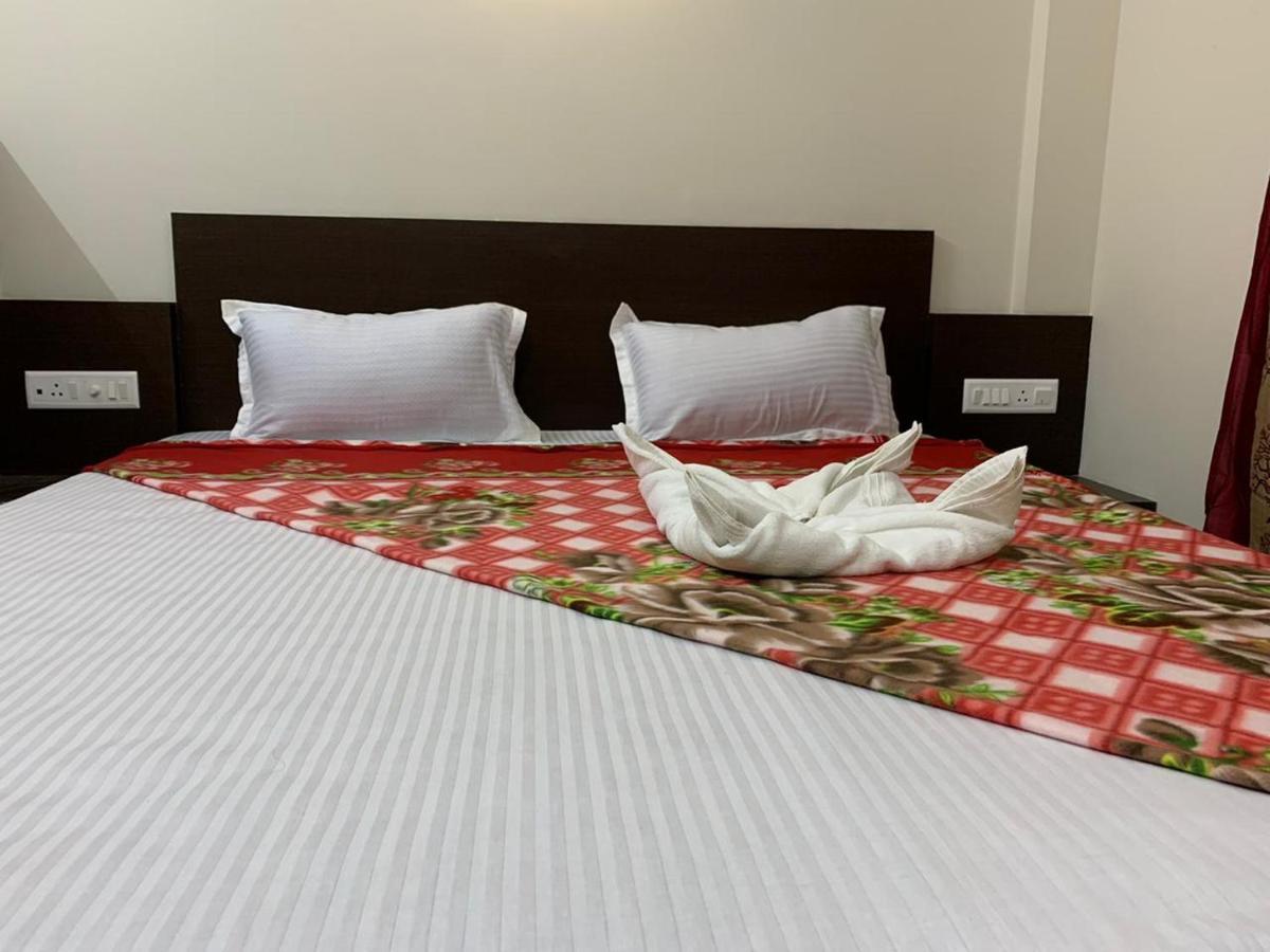 بوري Strategic Inn المظهر الخارجي الصورة
