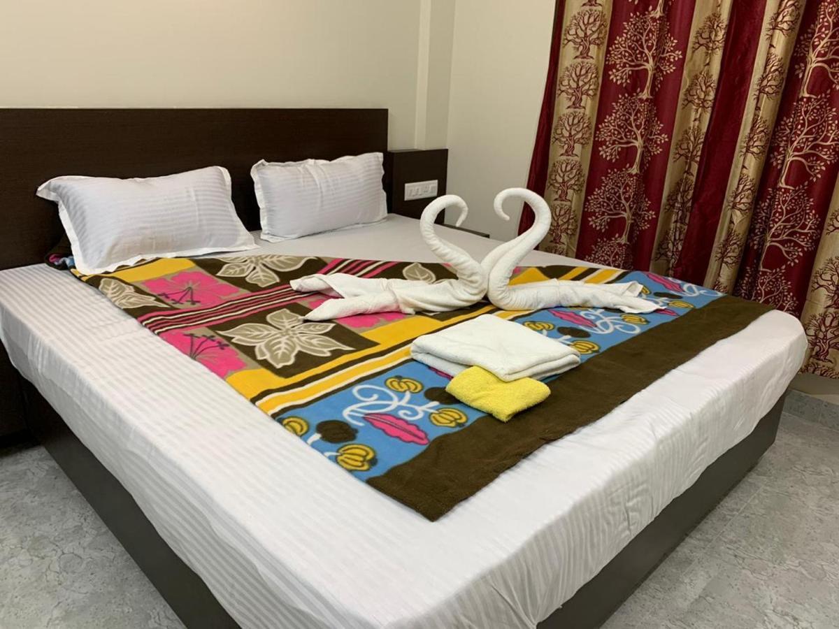 بوري Strategic Inn المظهر الخارجي الصورة