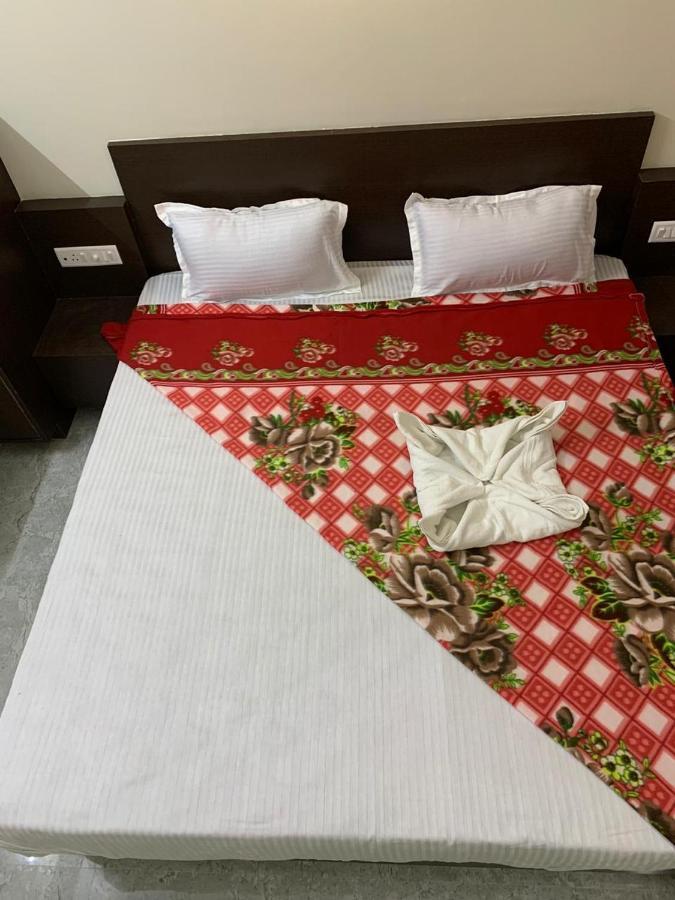 بوري Strategic Inn المظهر الخارجي الصورة