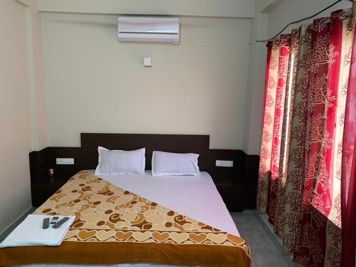 بوري Strategic Inn المظهر الخارجي الصورة