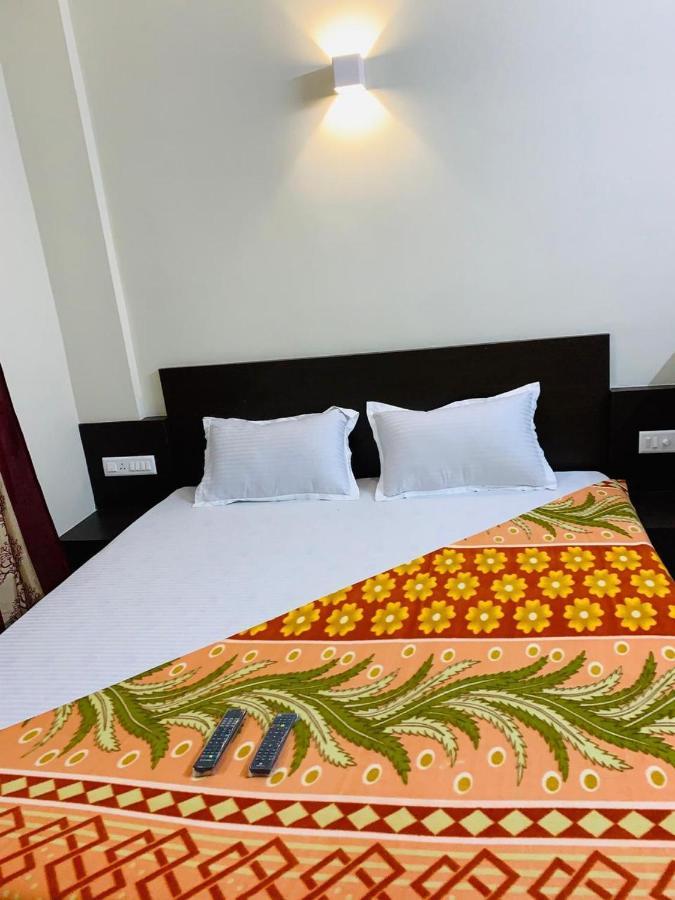 بوري Strategic Inn المظهر الخارجي الصورة